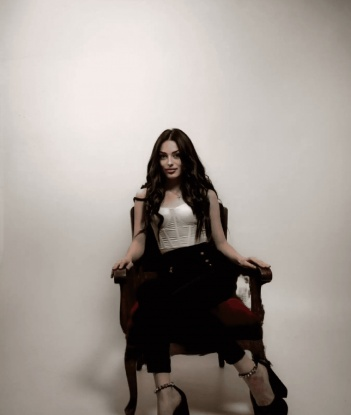 Живу в Москве, и мои услуги доступны для ценителей качественного отдыха в столице. Я могу предложить тебе широкий спектр разнообразных услуг, которые точно утолят все твои желания и фантазии. У меня есть множество положительных отзывов от моих довольных клиентов, которые ценят мою профессиональность и открытость. Фото гарантируются, уверена, что я тебе понравлюсь. Так что не жди и обратись ко мне для незабываемого опыта! 💋💕 2153, 20 лет